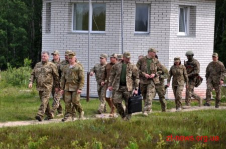 Президент України відвідав полігон ВДВ на Житомирщині