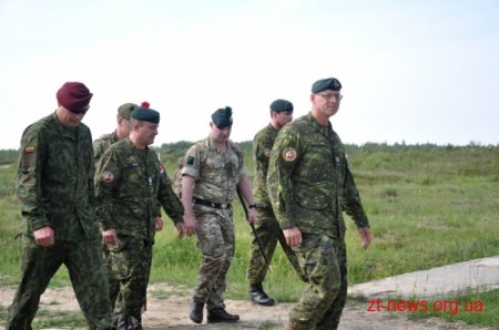 Президент України відвідав полігон ВДВ на Житомирщині