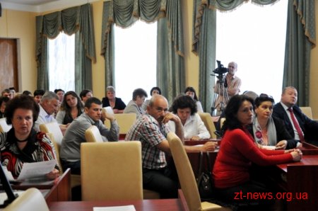 У Житомирі розповіли, як не потрапити на гачок шахраїв при працевлаштуванні за кордон
