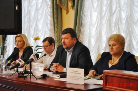 У Житомирі розповіли, як не потрапити на гачок шахраїв при працевлаштуванні за кордон