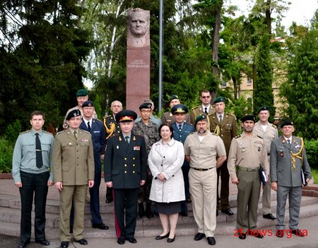 Житомир відвідала делегація військових аташе з Києва