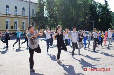 У Житомирі стартувала перша космічна руханка «Space Workout»