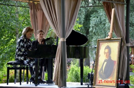 Замок Радомисль зустрів сотні поціновувачів класики