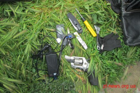 У Бердичеві оперативники затримали квартирного злодія одразу після вчинення ним крадіжки