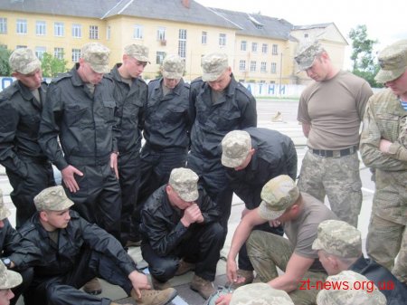 Строковики-десантники проходять 2-місячний курс підготовки