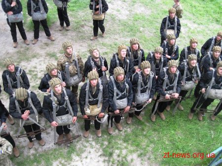 Строковики-десантники проходять 2-місячний курс підготовки