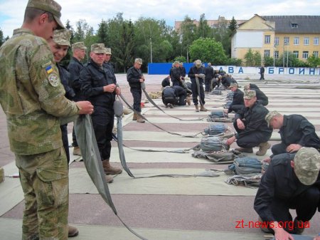 Строковики-десантники проходять 2-місячний курс підготовки