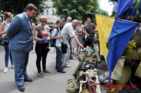 У Житомирі розмалювали вулицю «Листами з фронту»