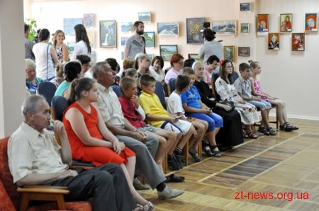 У Житомирі відкрили виставку робіт «Від холодного до гарячого»