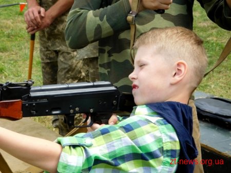 Бердичівські військові відкрили двері частини для усіх бажаючих