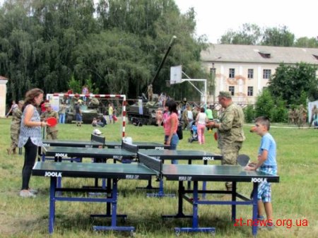 Бердичівські військові відкрили двері частини для усіх бажаючих