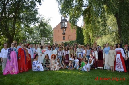 Всеукраїнський фестиваль «Аристократична Україна» представив на Житомирщині етнічний одяг