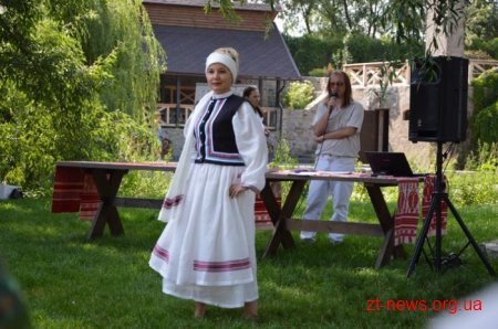 Всеукраїнський фестиваль «Аристократична Україна» представив на Житомирщині етнічний одяг