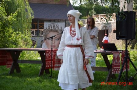 Всеукраїнський фестиваль «Аристократична Україна» представив на Житомирщині етнічний одяг