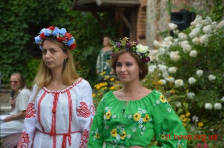 Всеукраїнський фестиваль «Аристократична Україна» представив на Житомирщині етнічний одяг