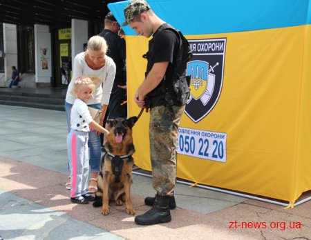 У Житомирі поліція продемонструвала свою професію