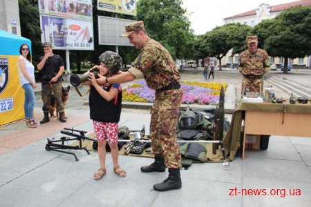 У Житомирі поліція продемонструвала свою професію