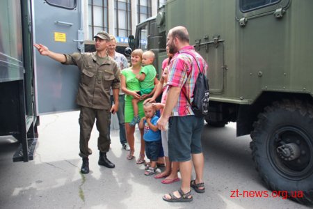 У Житомирі поліція продемонструвала свою професію