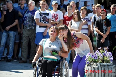 У Житомирі урочисто підняли прапори з нагоди відкриття Олімпійських ігор