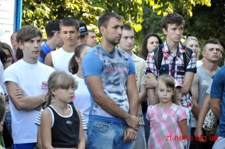 У Житомирі урочисто підняли прапори з нагоди відкриття Олімпійських ігор