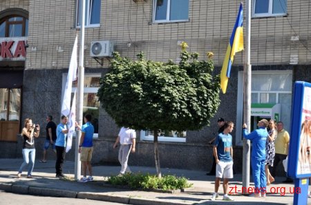 У Житомирі урочисто підняли прапори з нагоди відкриття Олімпійських ігор
