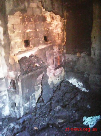 На Житомирщині через дитячі пустощі з вогнем горів житловий будинок