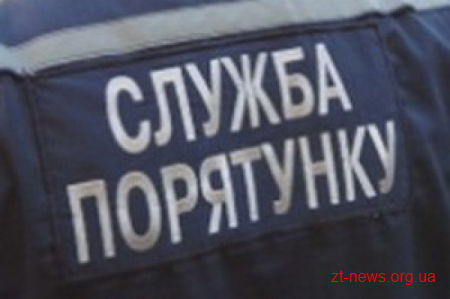 У Малині рятувальники вивільнили з-під земляного завалу тіло людини