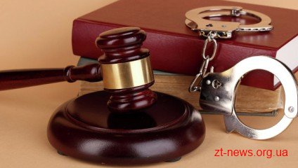 На Житомирщині поліцейському-хабарнику одягли електронний браслет