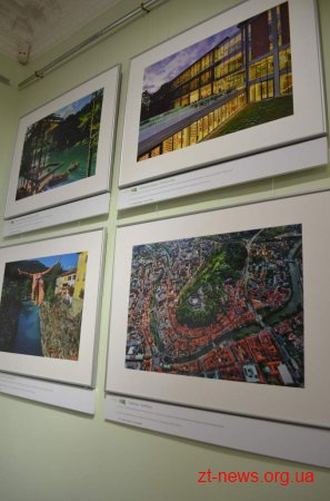 У Житомирі відкрили фотовиставку «Відчуваю Словенію. Відчуваю 25»