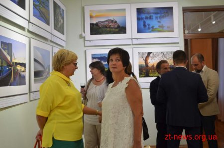 У Житомирі відкрили фотовиставку «Відчуваю Словенію. Відчуваю 25»