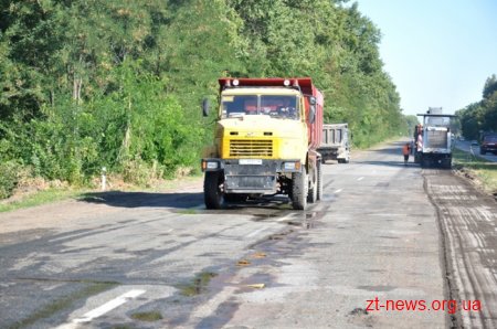 В області ремонтуються ділянки доріг Глибочиця – Станишівка та Житомир – Могилів-Подільський