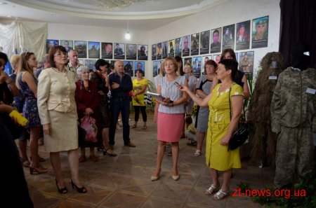 У приміщенні ресторану «Смоленськ» відбулося відкриття  виставки присвяченої учасникам АТО