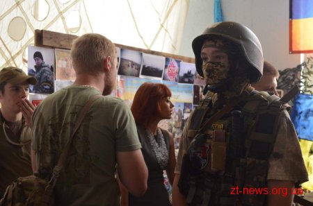 У приміщенні ресторану «Смоленськ» відбулося відкриття  виставки присвяченої учасникам АТО