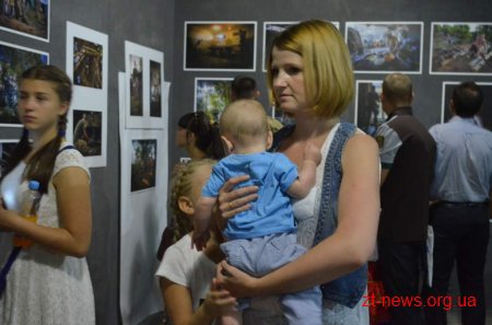 У приміщенні ресторану «Смоленськ» відбулося відкриття  виставки присвяченої учасникам АТО