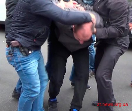 Житомирські оперативники затримали чоловіка, який вбив молодого хлопця