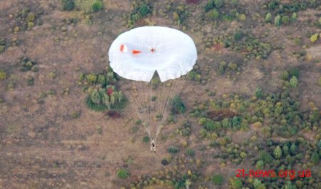 Десантники-резервісти на Житомирщині здійснили понад 600 стрибків з парашутом