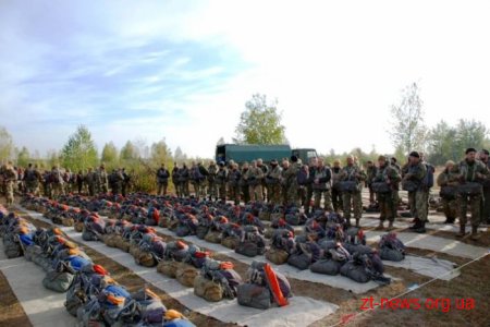 Десантники-резервісти на Житомирщині здійснили понад 600 стрибків з парашутом