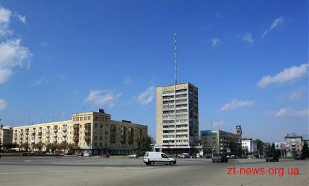 У Житомирі перекрили рух транспорту на майдані Соборному