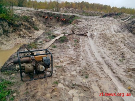 Приватним підприємствам заборонено розробку шести родовищ з покладами бурштину