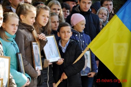 У Коростені з нагоди свята відкрили пам’ятник на честь захисників України