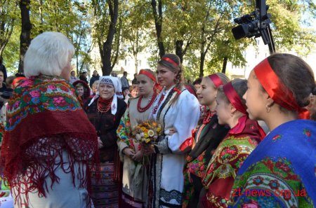 На Замковій горі відбулося Покровське весілля