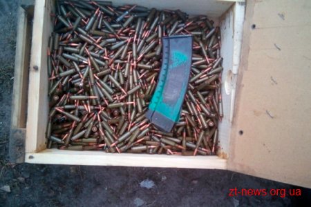 У Денишах поліцейські вилучили у чоловіка понад тисячу набоїв