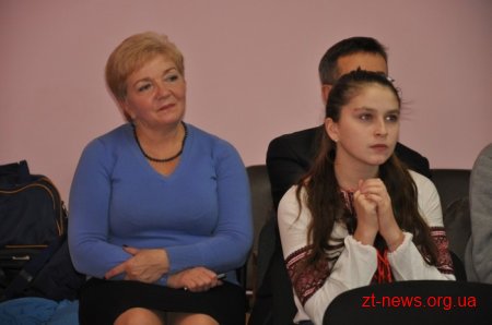 Учні з 9 регіонів України змагалися у турнірі юних економістів на Житомирщині