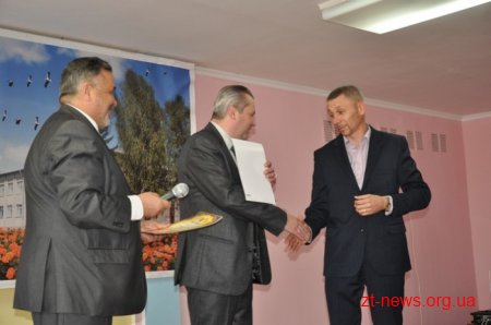 Учні з 9 регіонів України змагалися у турнірі юних економістів на Житомирщині