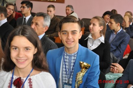 Учні з 9 регіонів України змагалися у турнірі юних економістів на Житомирщині
