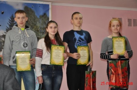 Учні з 9 регіонів України змагалися у турнірі юних економістів на Житомирщині