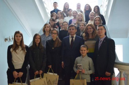 Листівки «Житомир сучасний» та «Житомир 2030» презентували у міській раді
