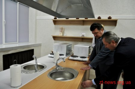 У професійному училищі сервісу і дизайну у Житомирі відкрили сучасні майстерні