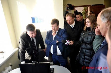 Віце-прем’єр-міністр України на Житомирщині відкрив офіс з обслуговування громадян