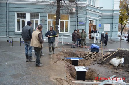 На Михайлівській розпочали встановлення пристроїв для обмеження в'їзду автомобілів